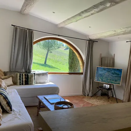 - Le Clos Devancon * Greoux-les-Bains